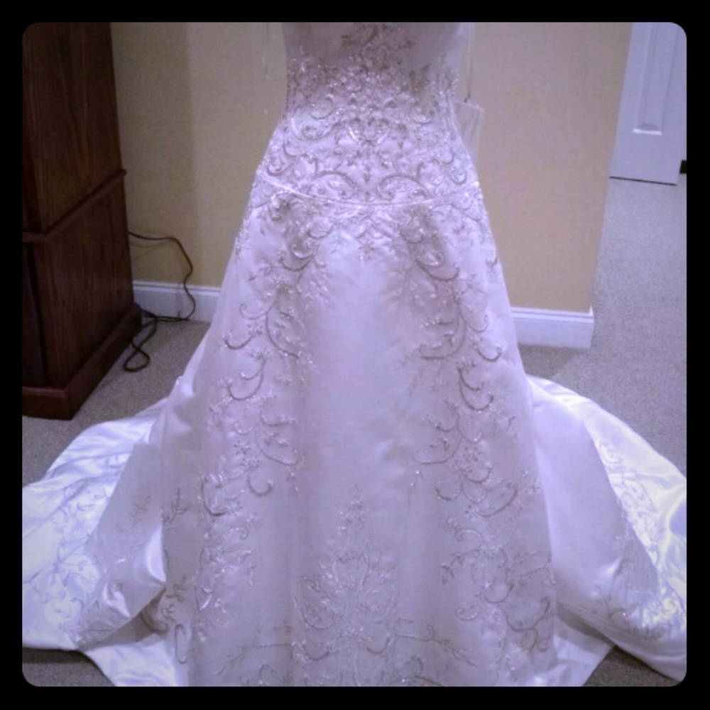 Cassablanca diamond collection size 10 wedding gow